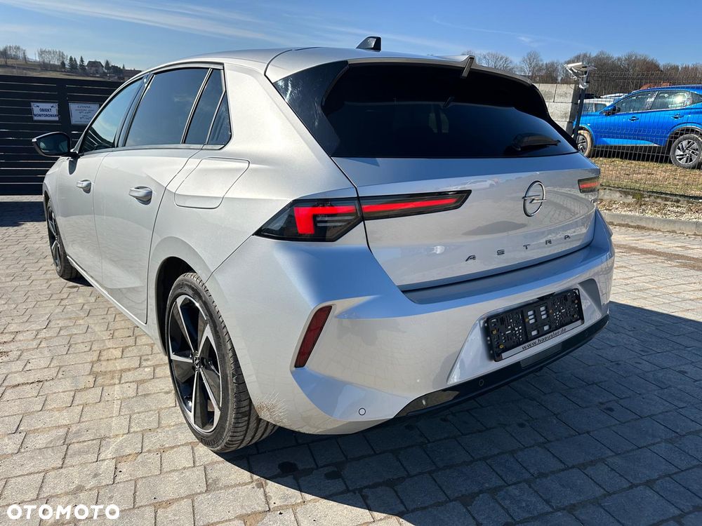Opel Astra 1.6 T Plug-in Hybrid Elegance - 4