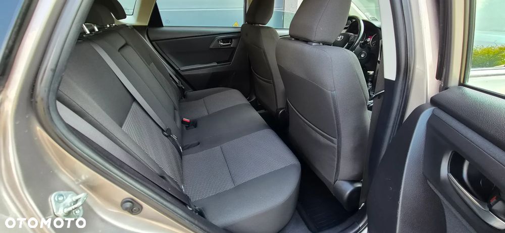 Toyota Auris 1.6 Premium - 26