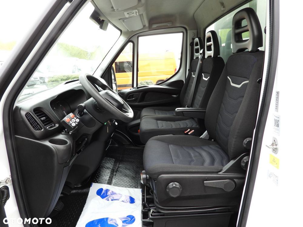 Iveco DAILY 35C16 CHŁODNIA KONTENER -1*C ZASILANIE 230V TEMPOMAT NAWIGACJA BLIŹNIACZE KOŁA KLIMATYZACJA  160KM - 30