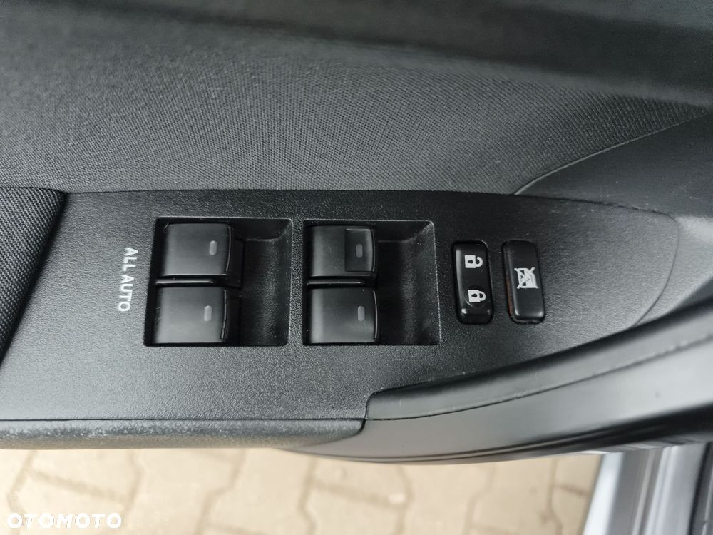 Toyota Corolla 1.6 Classic Plus - 18