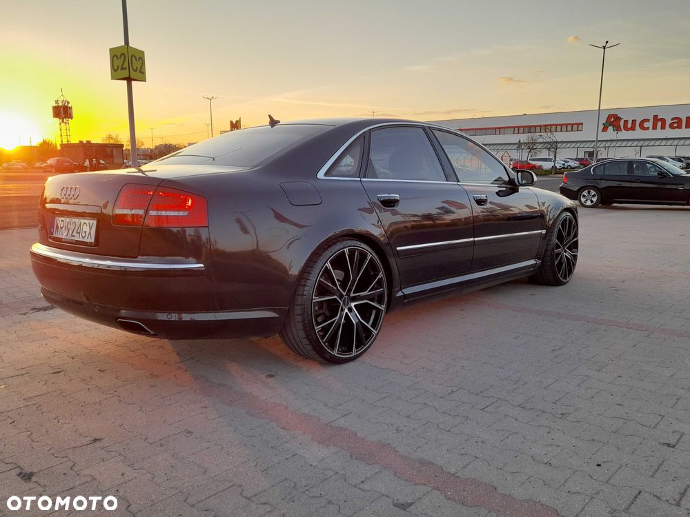 Audi A8 - 4