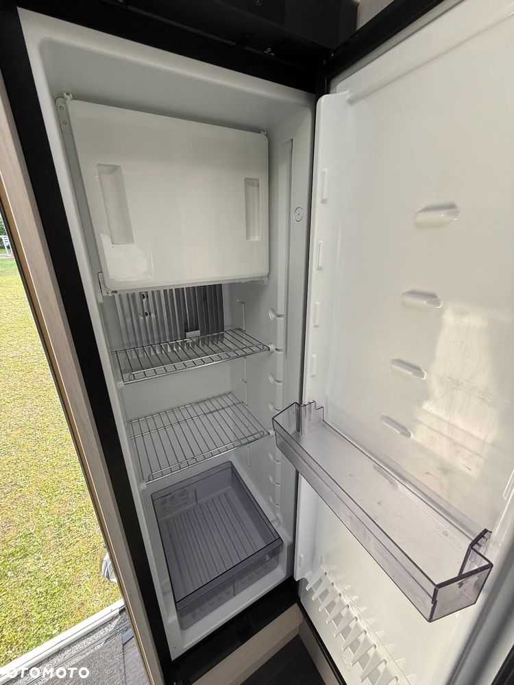 Ford CHALLENGER 380 - 7