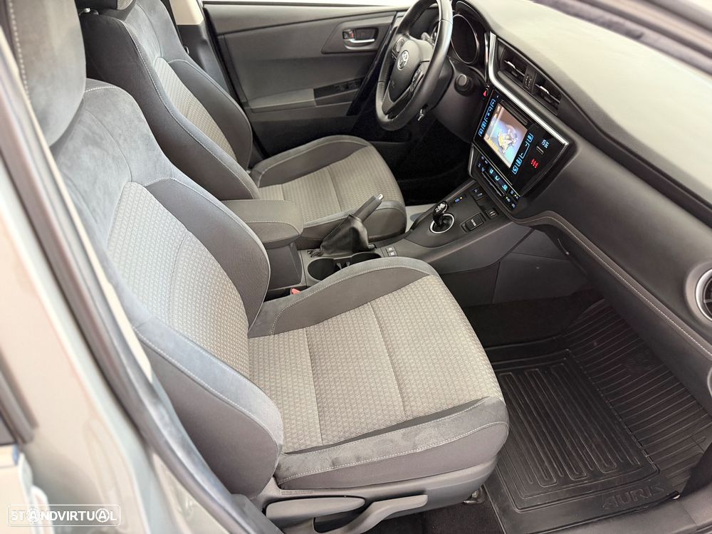 Toyota Auris 1.8 HSD Comfort - 34