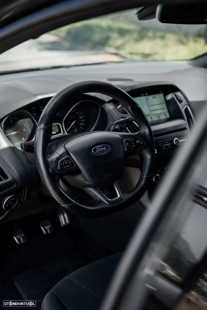 Ford Focus 1.5 TDCi ST-Line - 23