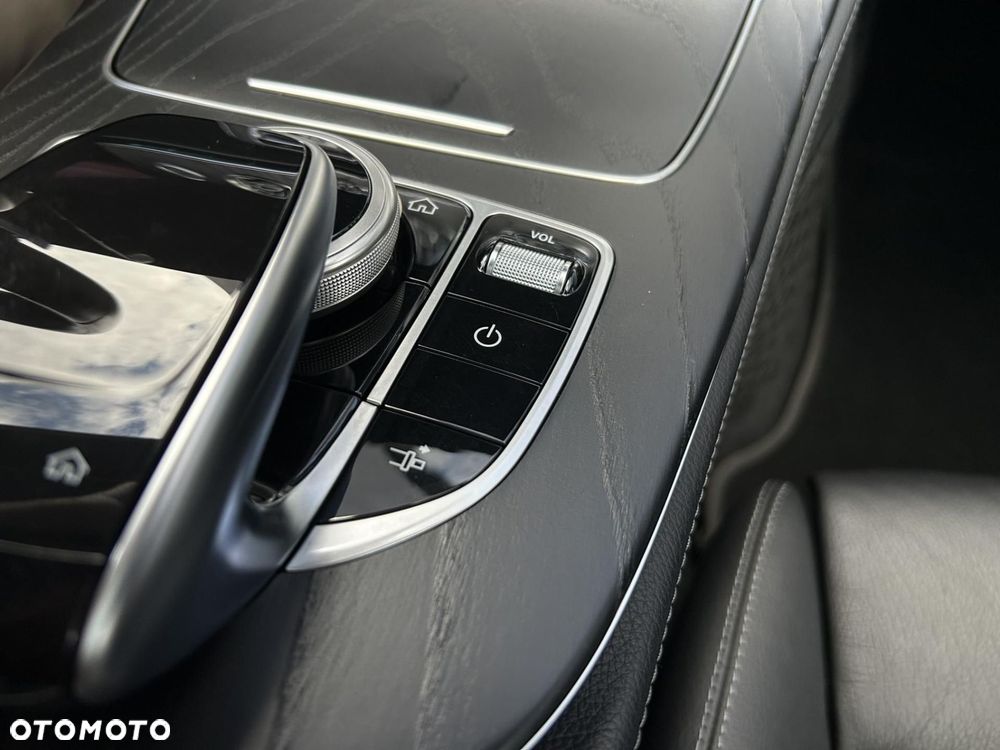 Mercedes-Benz Klasa E - 32