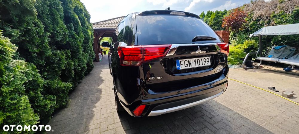 Mitsubishi Outlander Instyle NAVI + - 22