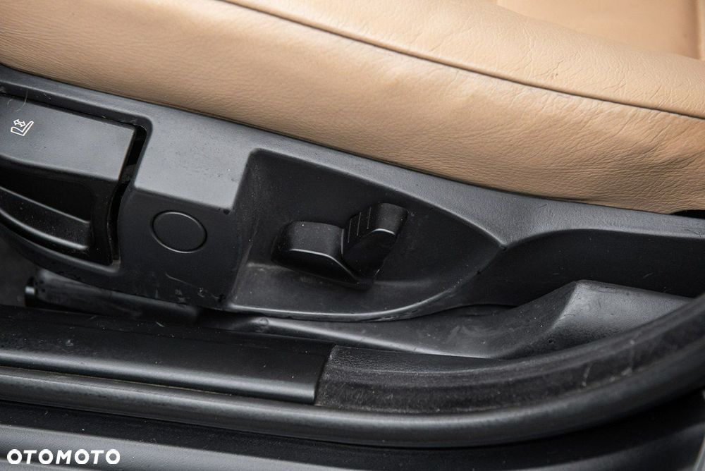 BMW Seria 5 520d Special Edition - 26