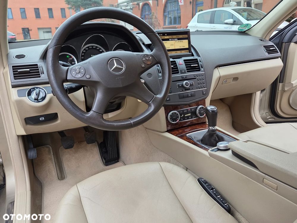 Mercedes-Benz Klasa C 250 CDI DPF BlueEFFICIENCY - 26