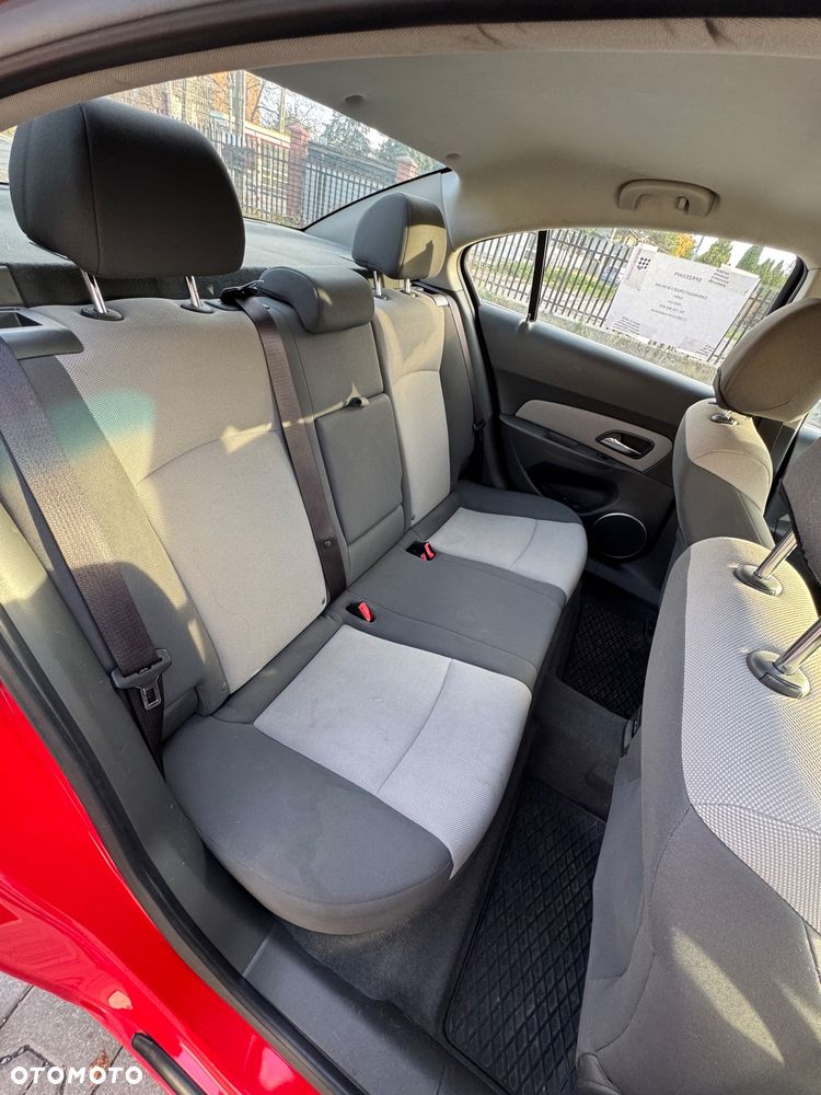 Chevrolet Cruze 1.8 LT - 12