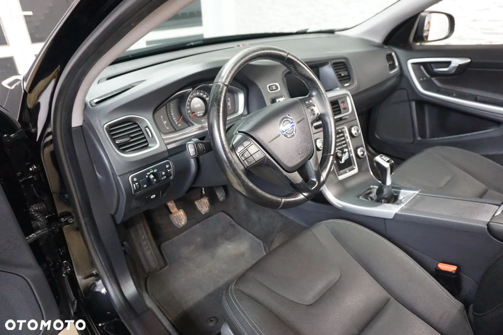 Volvo V60 D2 Kinetic - 17