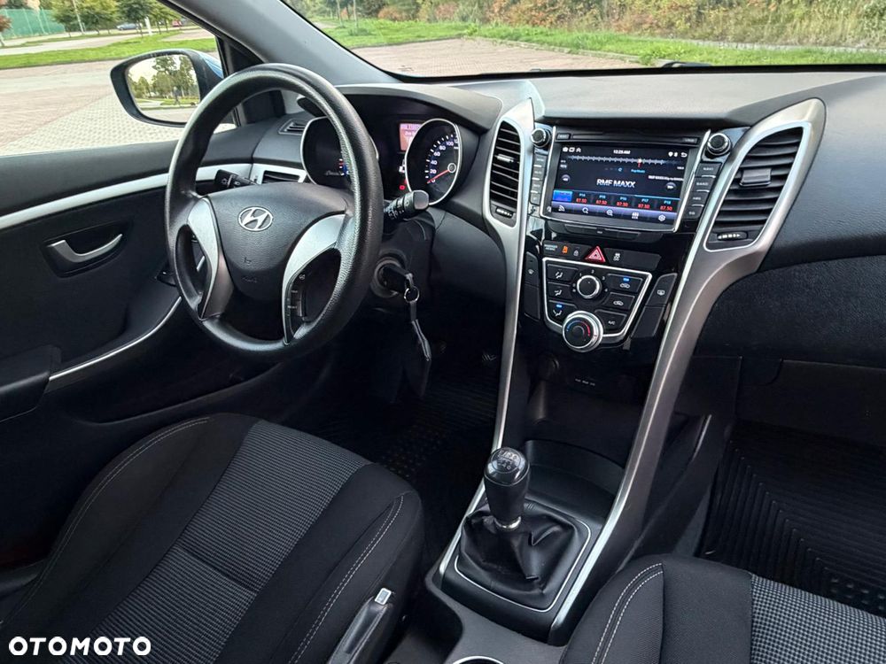Hyundai i30 i30cw 1.4 Trend - 35
