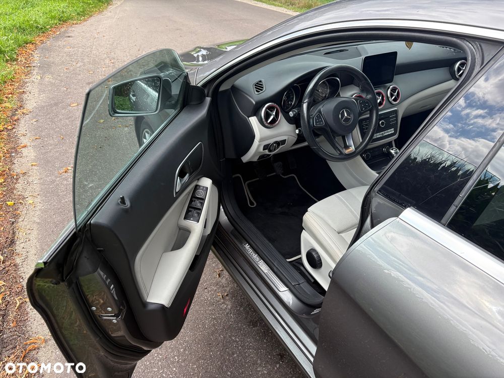 Mercedes-Benz CLA 180 - 7