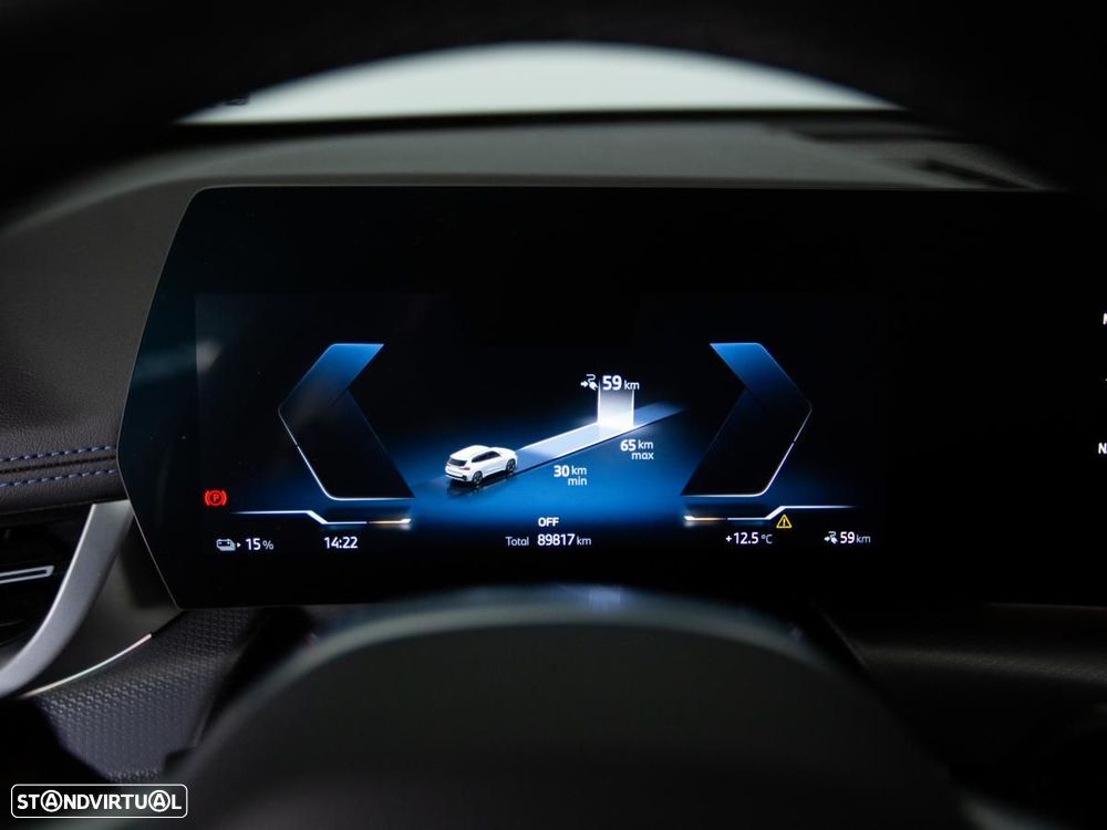 BMW iX1 eDrive20 - 21