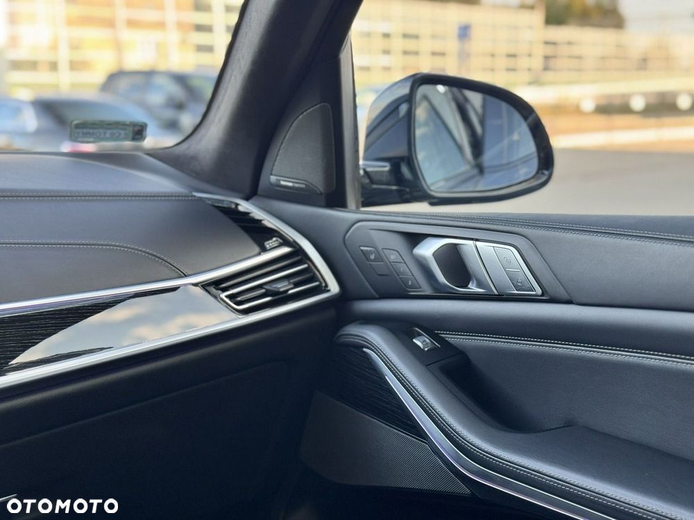 BMW X7 M50d sport - 24