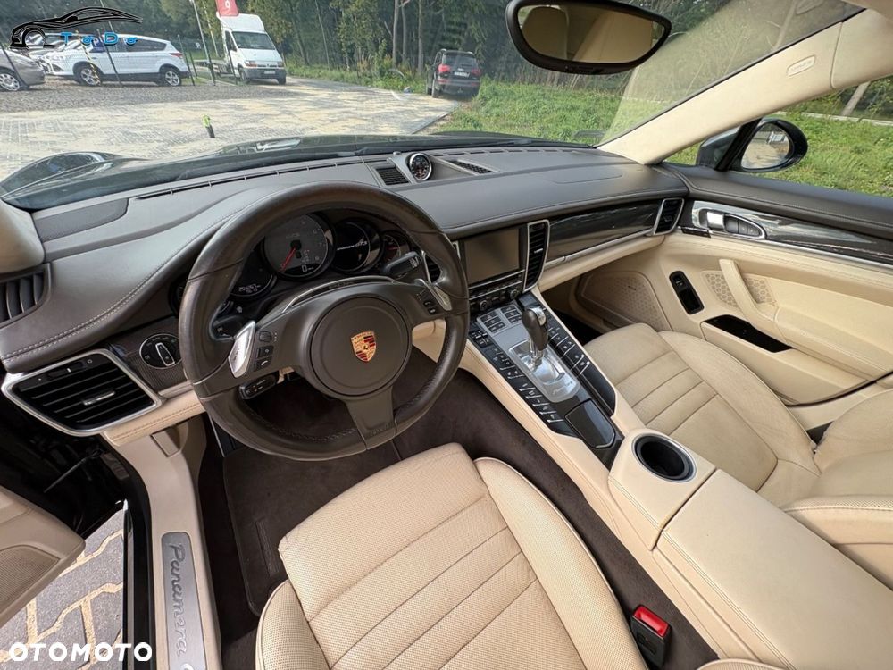 Porsche Panamera GTS PDK - 21