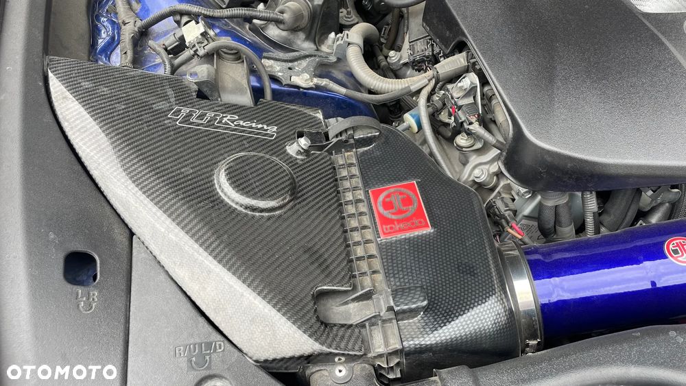 Lexus RC F Carbon - 10