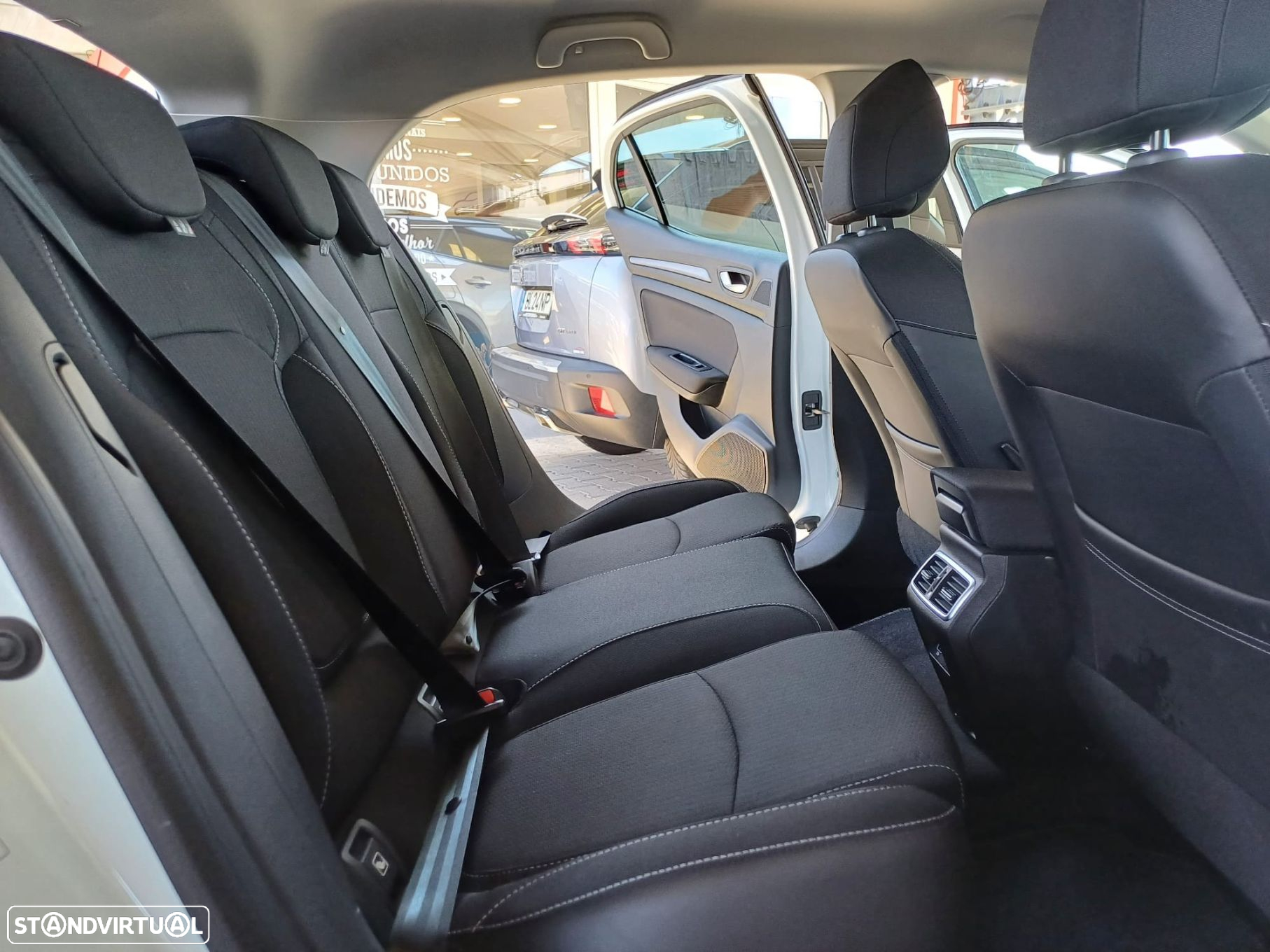 Renault Mégane 1.5 Blue dCi Intens EDC - 13