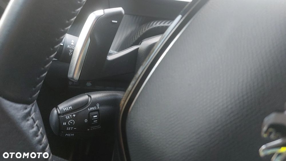 Peugeot 2008 1.5 BlueHDi Allure S&S EAT8 - 16