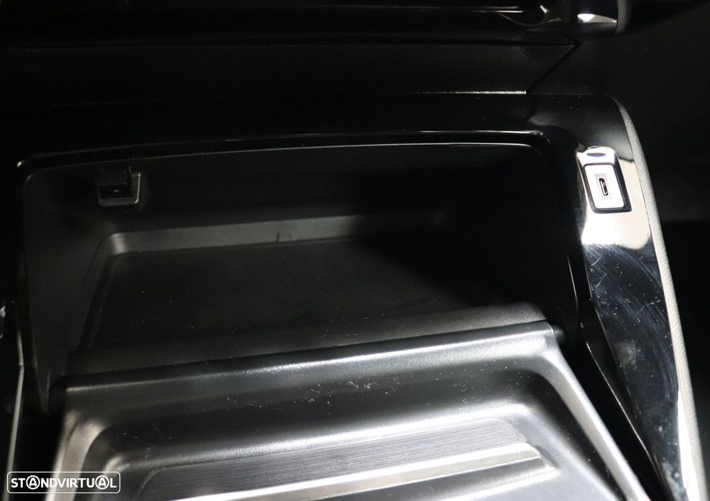 Peugeot 2008 1.2 Hybrid Allure e-DCS6 - 31