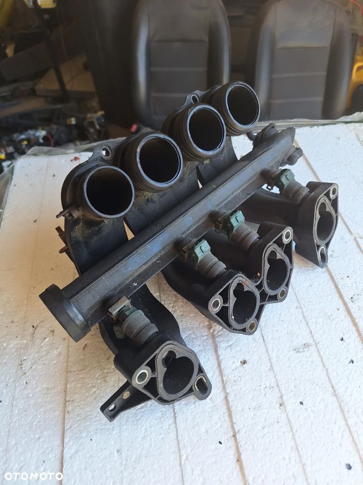 kolektor ssacy wtryski audi a3 8L  1.6 ben  (81/1) - 1