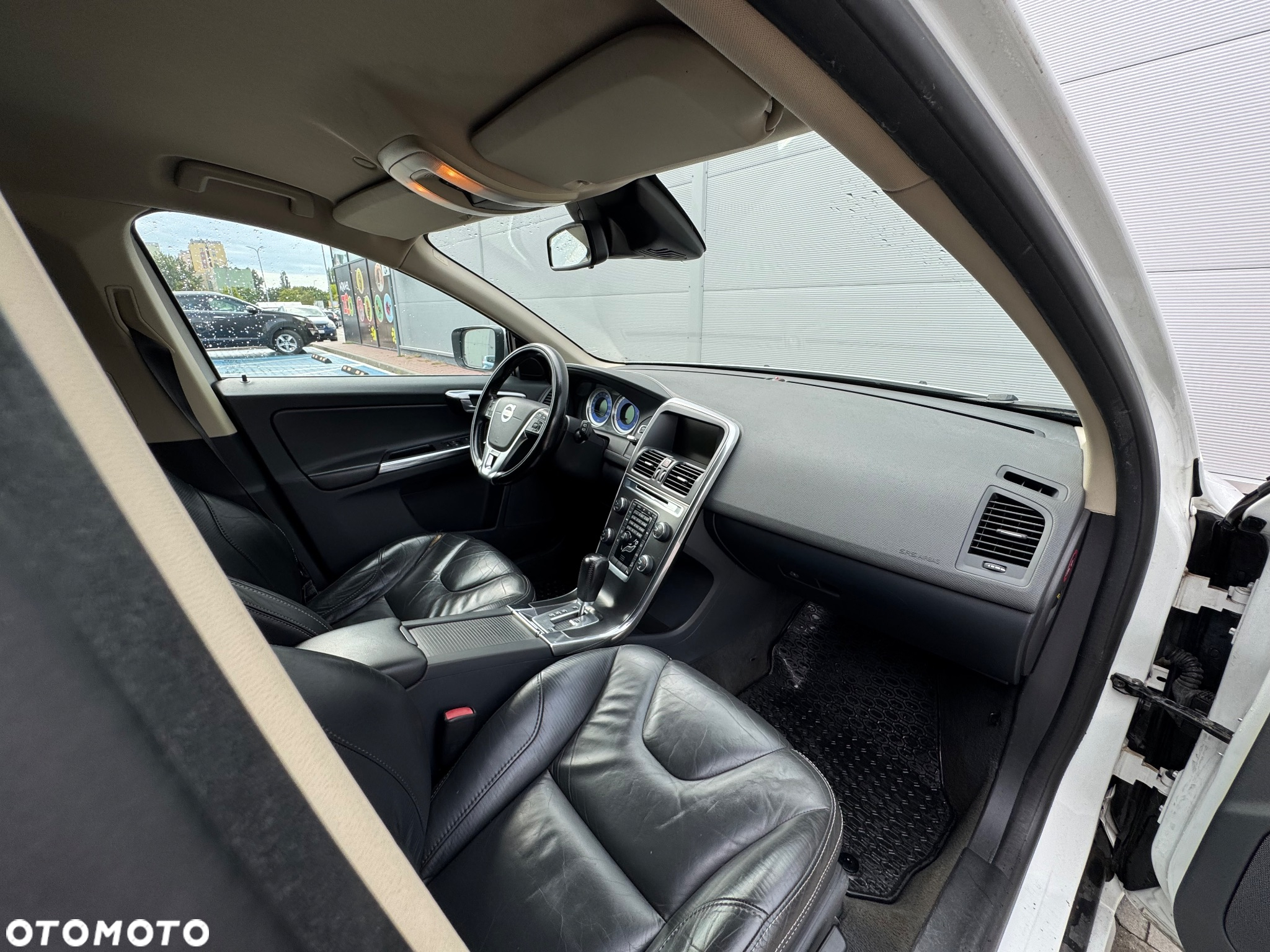 Volvo XC 60 D4 AWD Geartronic RDesign - 13