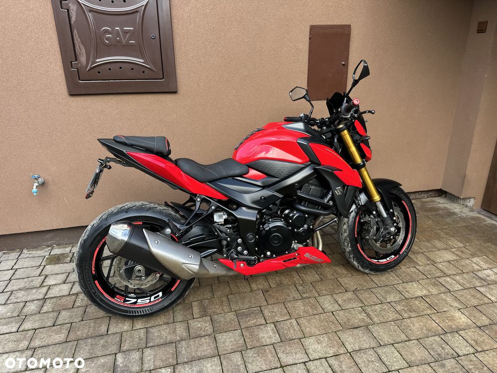 Suzuki GSX - 10