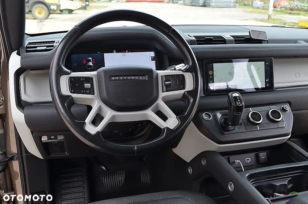 Land Rover Defender 2.0 D240 S - 30