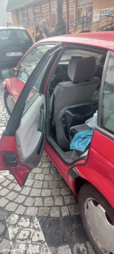 Volkswagen Passat 1.9 TD CL - 7