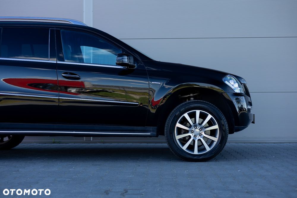 Mercedes-Benz GL 500 4Matic 7G-TRONIC Grand Edition - 11