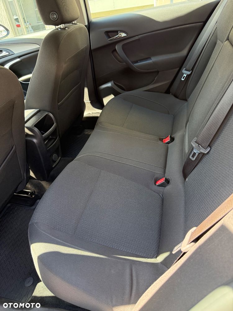 Opel Insignia - 15