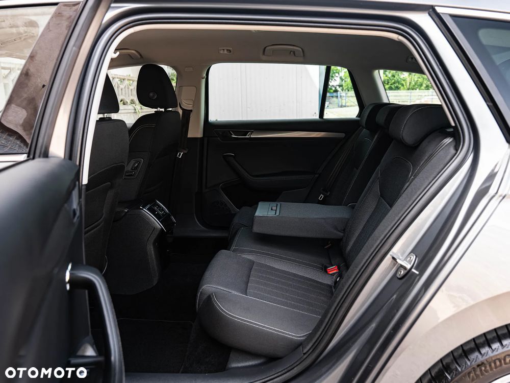 Skoda Superb 2.0 TSI 4x4 DSG Sportline - 25
