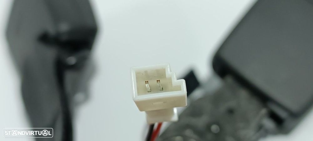 ENGATE DA CORREIA BMW SERIE 1 LIM. (F40) 118D M SPORT - 2