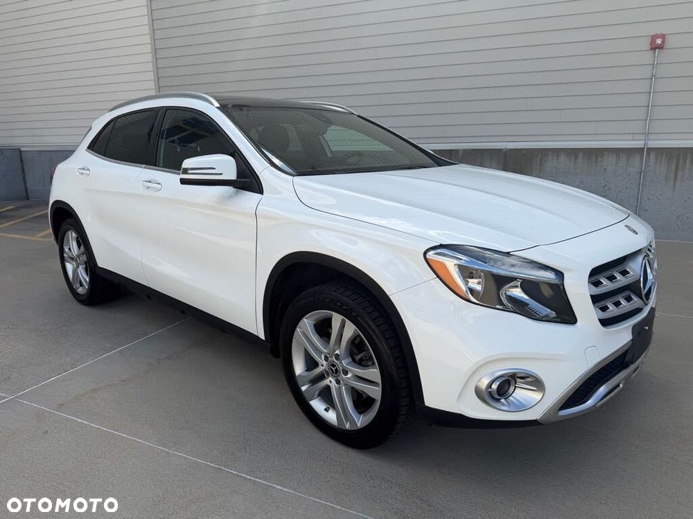 Mercedes-Benz GLA - 3