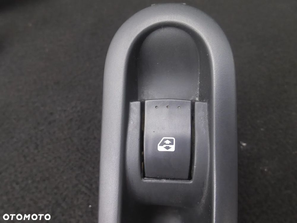 RENAULT SCENIC II PANEL STEROWANIA PRZEŁĄCZNIK SZYB TYLNY TYŁ 21980 156013870 POSIADAM 2SZT - 9