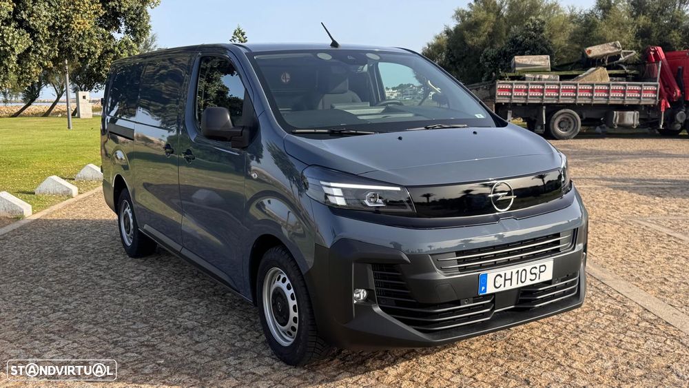 Opel Vivaro 1.5 CDTi L3H1 Essentia - 11