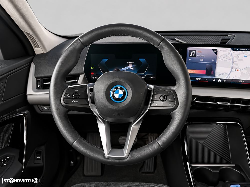 BMW iX2 eDrive20 - 16