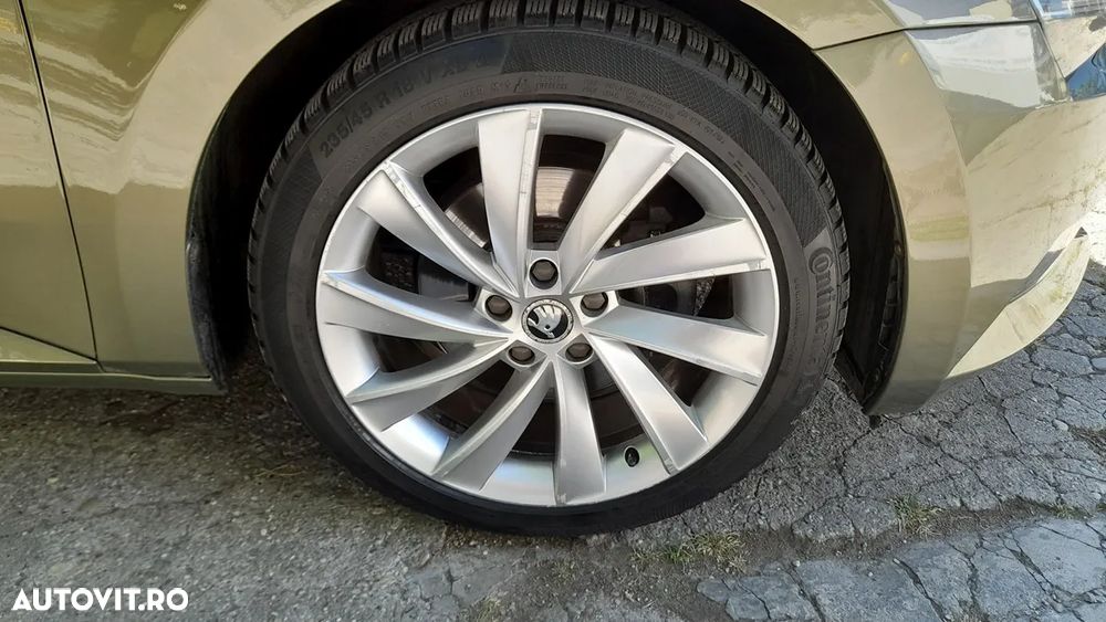 Skoda Superb Combi 2.0 TDI DSG Style - 21