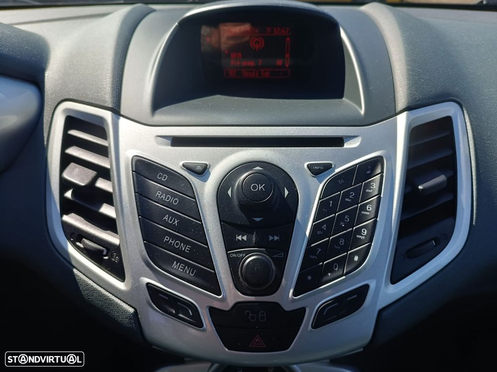 Ford Fiesta 1.4 TDCI Titanium - 21