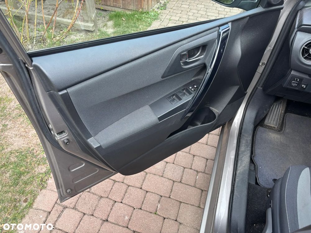 Toyota Auris - 11