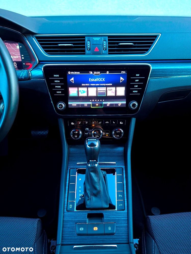 Skoda Superb 2.0 TDI DSG Premium Edition - 28