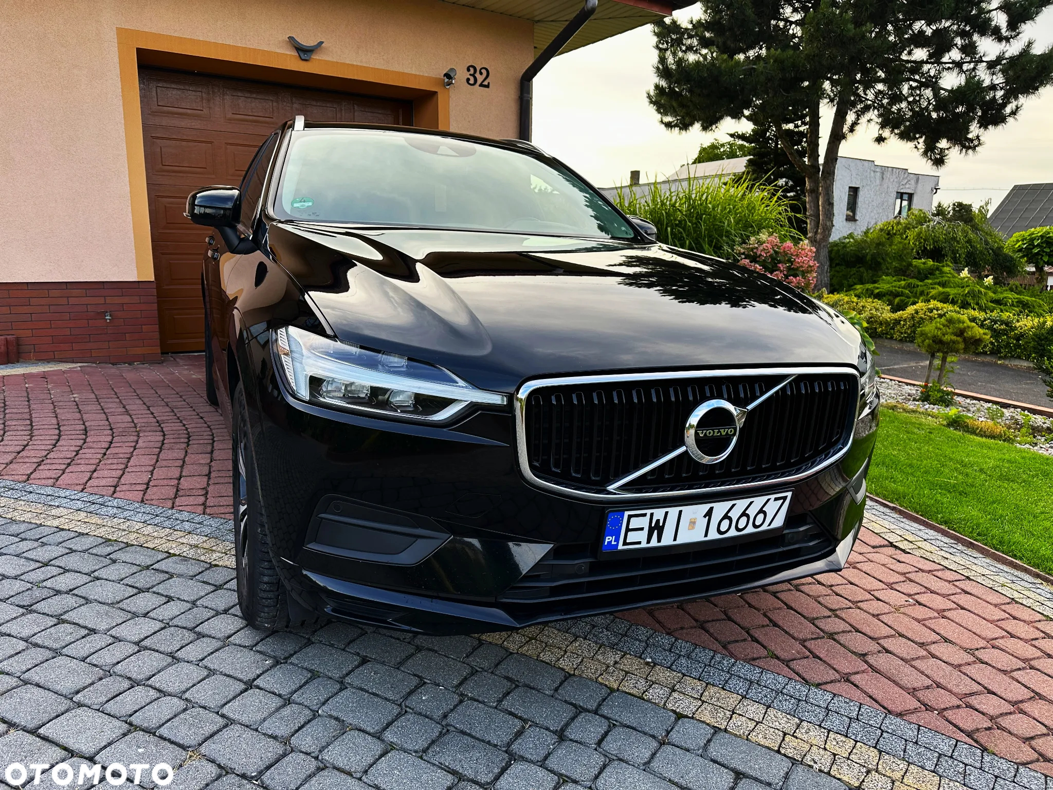 Volvo XC 60 D4 Momentum Pro - 5