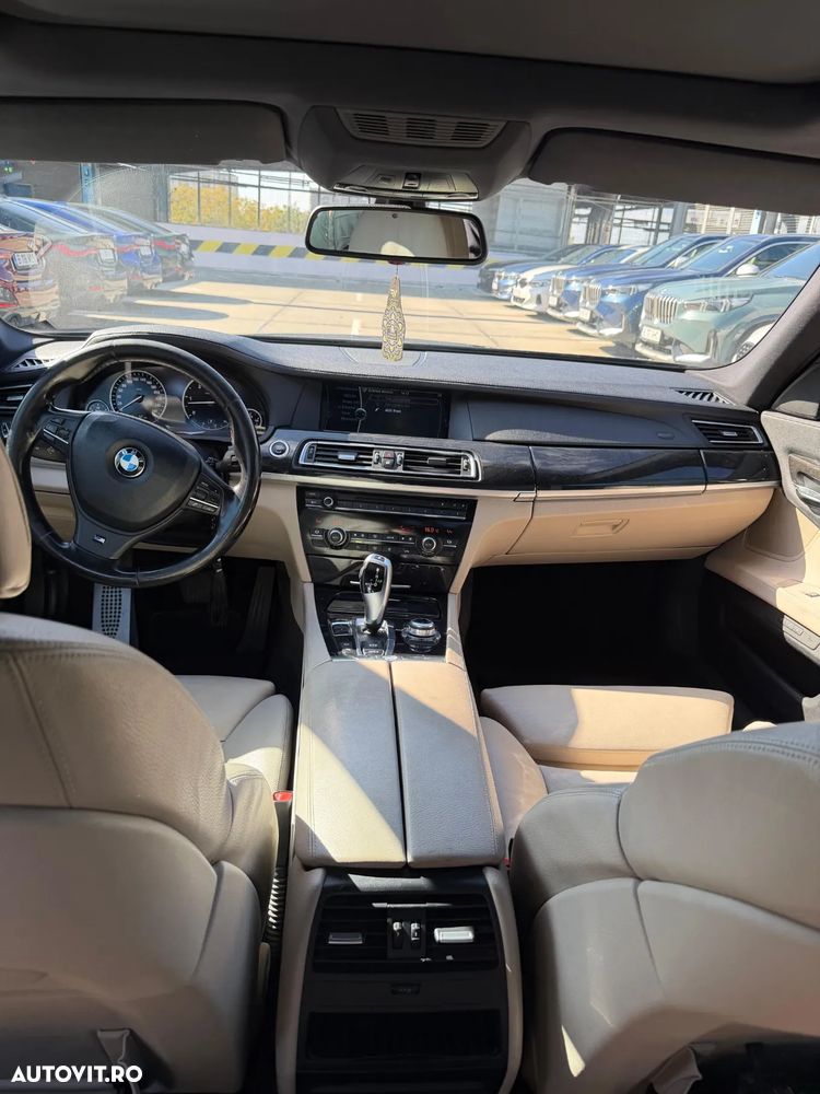 BMW Seria 7 740d xDrive Aut. - 30