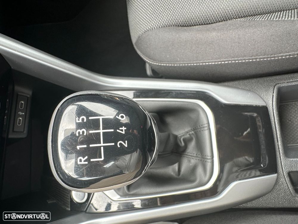 VW T-Roc 1.0 TSI Urban - 26