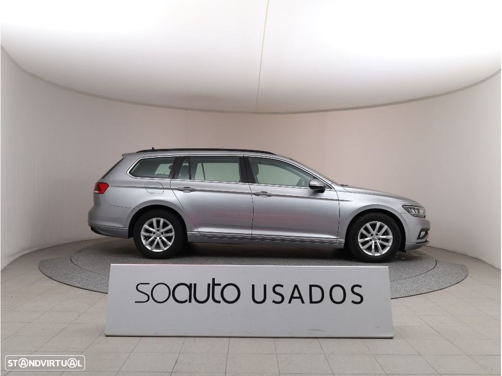 VW Passat Variant 1.6 TDI Business DSG - 9