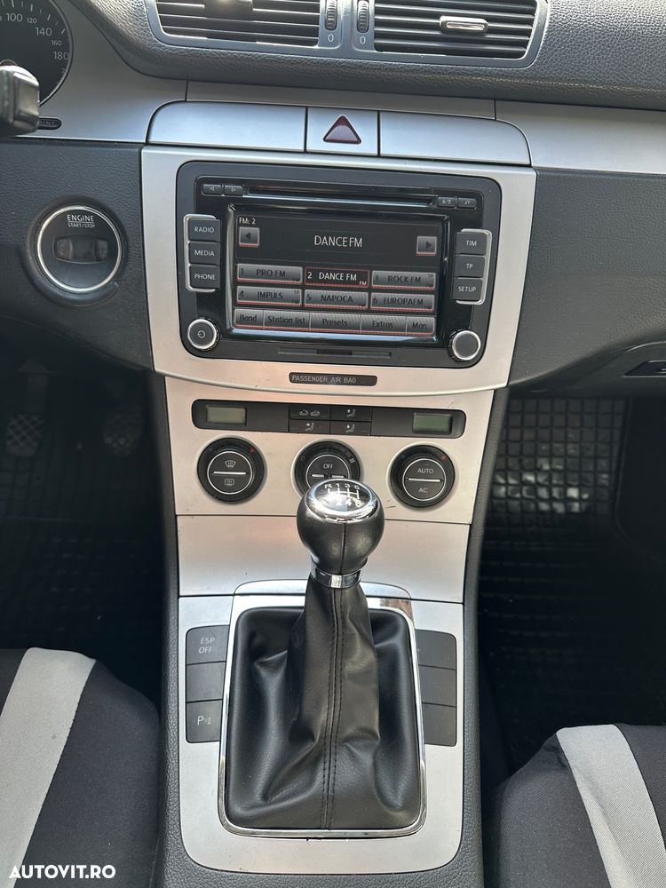 Volkswagen Passat 2.0 TDI Comfortline DPF - 12