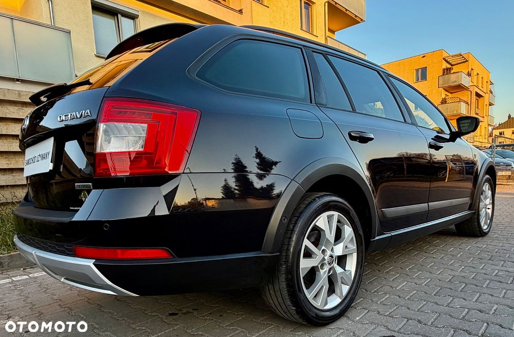 Skoda Octavia Combi 2.0 TDI (Green tec) 4x4 DSG Scout - 3