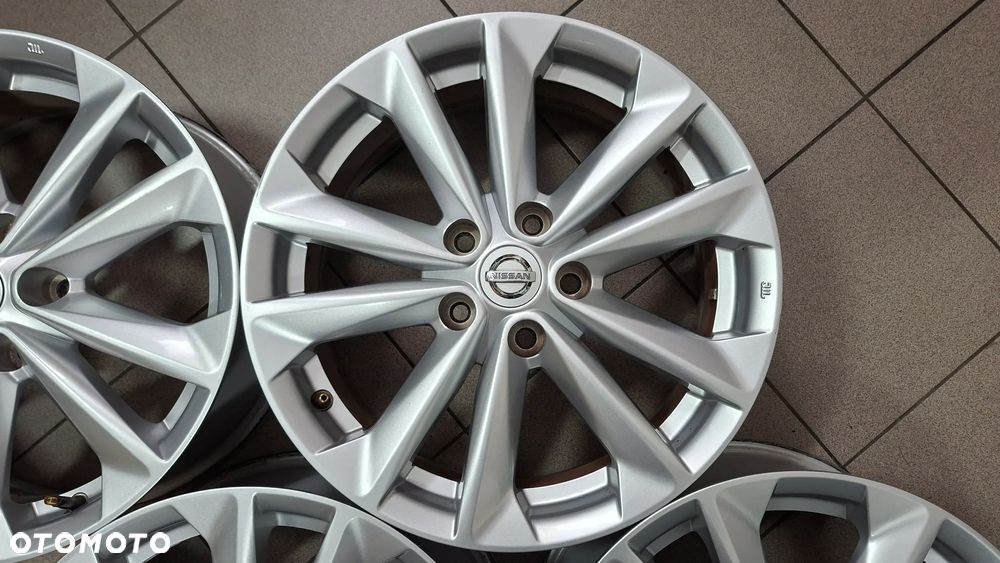 Felgi Aluminiowe 17 Nissan Qashqai J11 5x114.3 ET 40 - 8