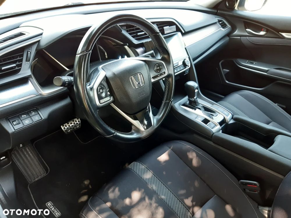 Honda Civic 1.5 i-VTEC Turbo CVT Elegance - 15