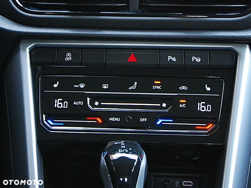 Volkswagen T-Roc 1.5 TSI Life DSG - 25