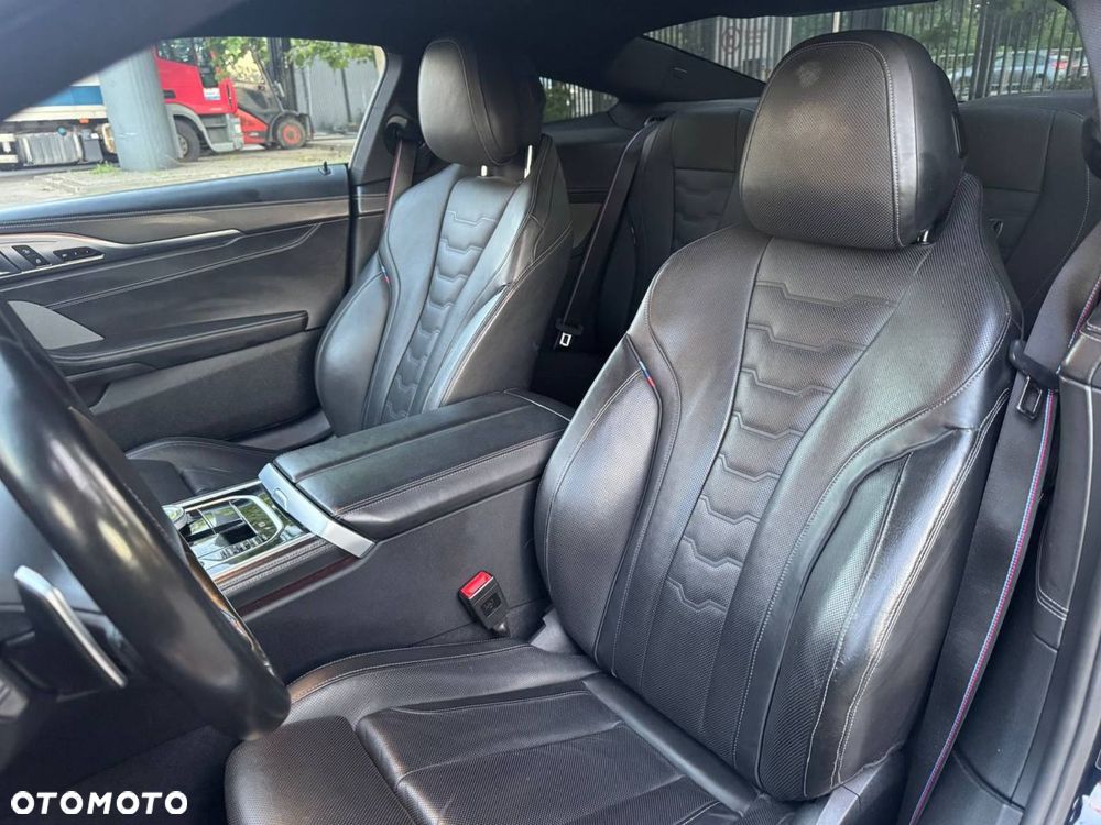 BMW Seria 8 - 14
